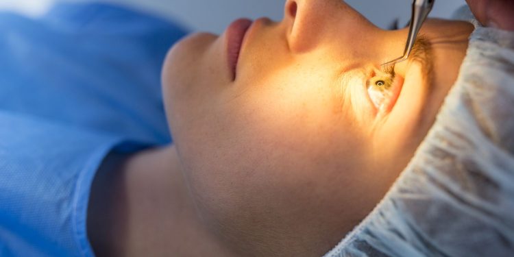 Do You Know What Are the Various Laser Eye Surgery Benefits?