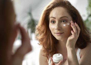 Top Ingredients to Look for in a Moisturiser for Rosacea-Prone Skin