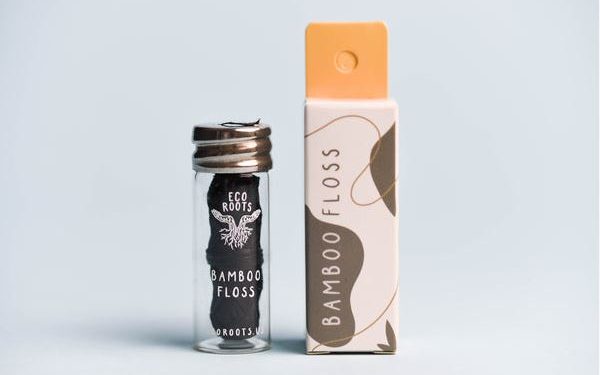 The Ultimate Guide to Plastic-Free Floss: Path to Eco-Friendly Oral Care